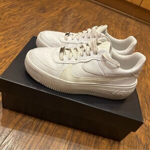 Nike Women’s Platform Airforce 1 Sneakers Size 7.5